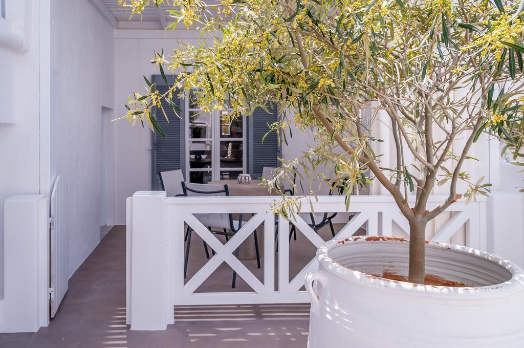 Milos Bay Suites Adamantas  Zimmer foto