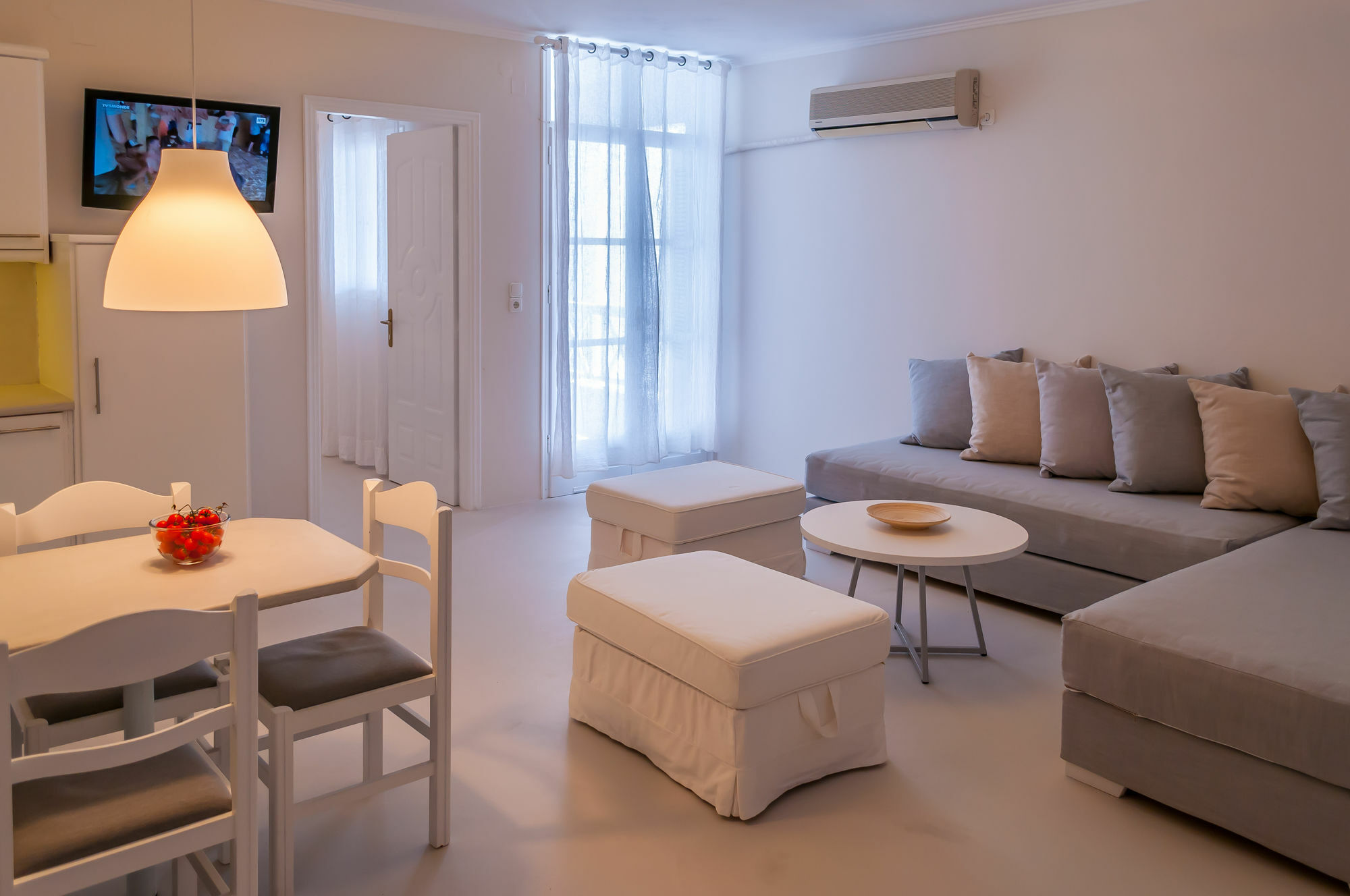 Milos Bay Suites Adamantas  Exterior foto