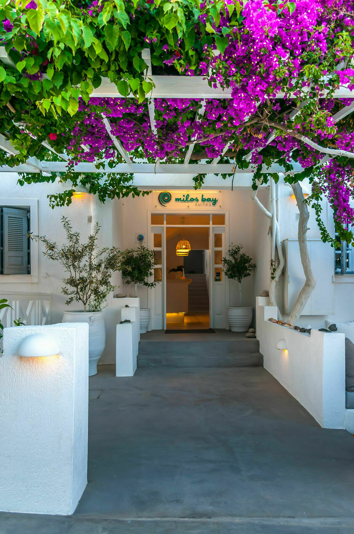 Milos Bay Suites Adamantas  Exterior foto